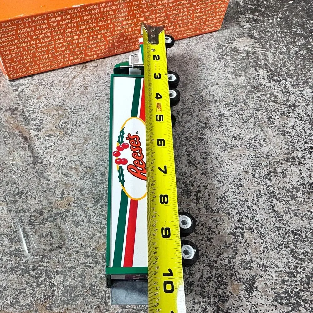 REESE'S CANDY HOLIDAY LOGO TRACTOR TRAILER WINROSS‎ TRUCK Christmas 1/64
